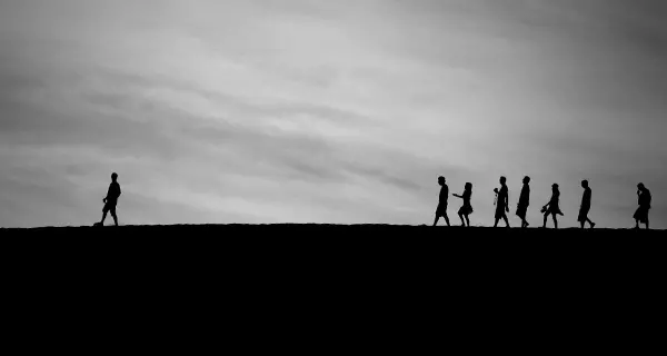 zum Dossier (Alleingang. Foto: unsplash.com | Jehyun Sung)